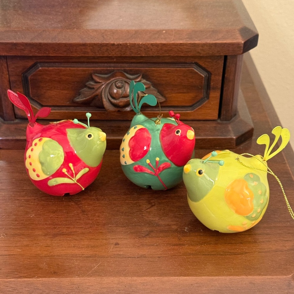 Ceramic jingle bell bird ornaments